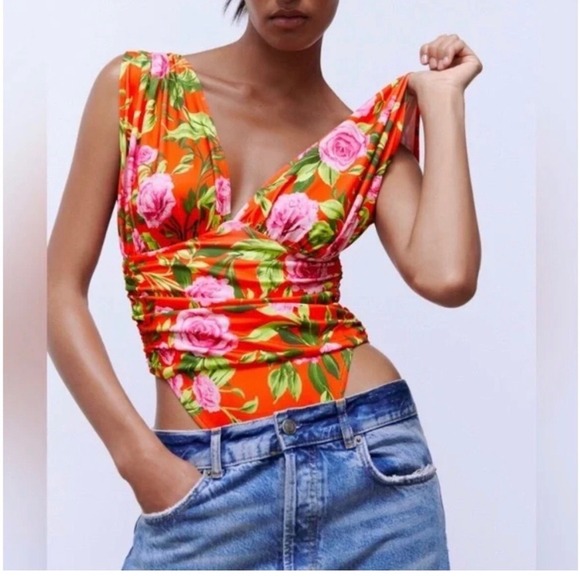 NEW Zara Thick Strap Floral Printed Draped Bodysuit Size Small Vacation NWT - Picture 1 of 9